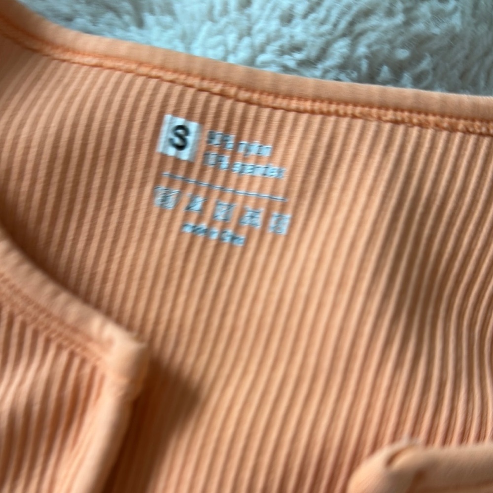 Orange Ribbed Crop Top - Picture 3 of 3